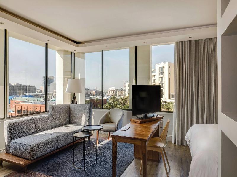 Protea Hotel Cape Town Waterfront Breakwater Lodge image