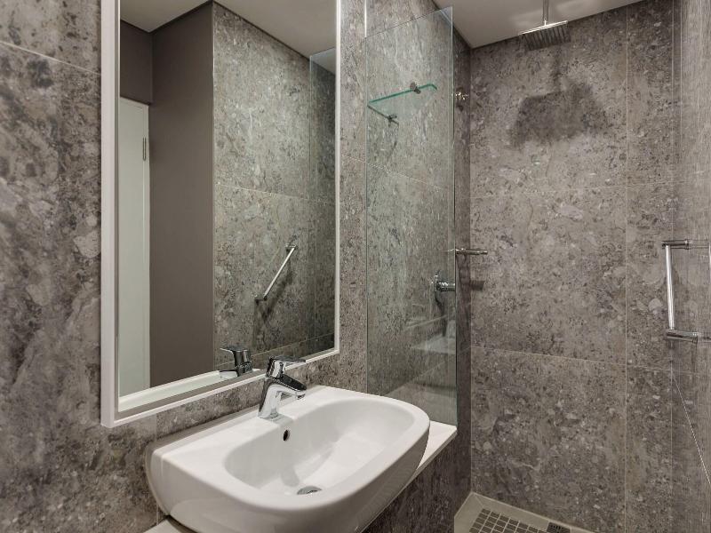Protea Hotel Cape Town Waterfront Breakwater Lodge image