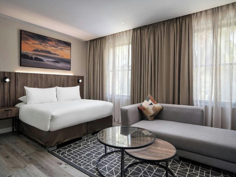 Protea Hotel Cape Town Waterfront Breakwater Lodge image