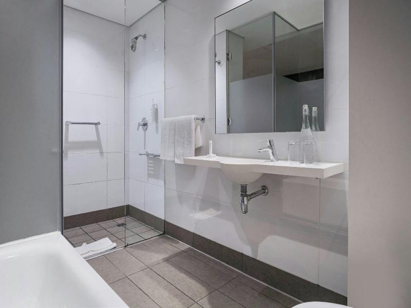 Protea Hotel Cape Town Waterfront Breakwater Lodge image