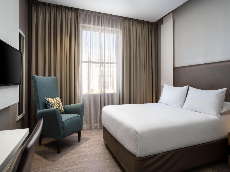 Protea Hotel Cape Town Waterfront Breakwater Lodge image
