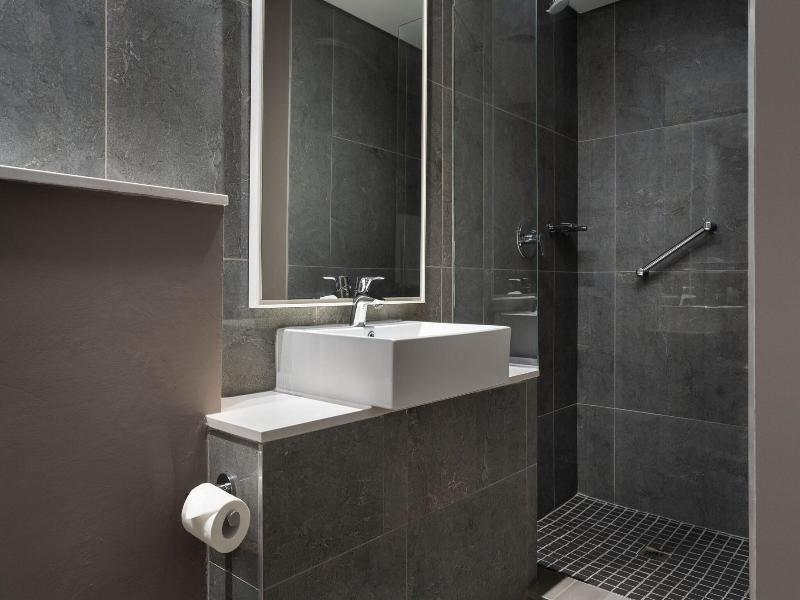 Protea Hotel Cape Town Waterfront Breakwater Lodge image