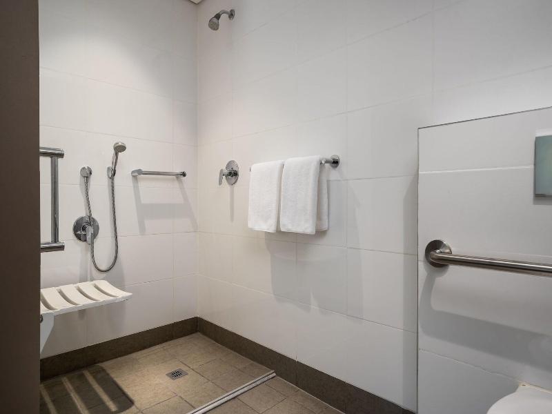 Protea Hotel Cape Town Waterfront Breakwater Lodge image