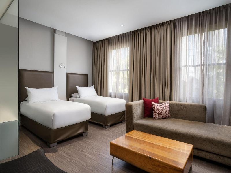 Protea Hotel Cape Town Waterfront Breakwater Lodge image