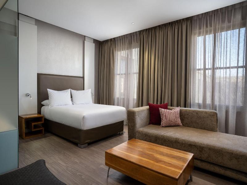 Protea Hotel Cape Town Waterfront Breakwater Lodge image