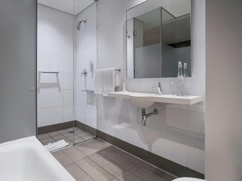 Protea Hotel Cape Town Waterfront Breakwater Lodge image