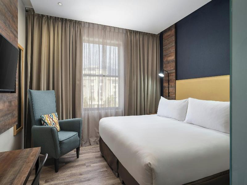 Protea Hotel Cape Town Waterfront Breakwater Lodge image