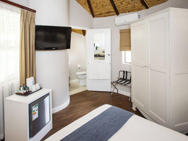 Protea Hotel Oudtshoorn Riempie Estate image