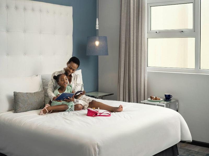 Protea Hotel Cape Town Sea Point image
