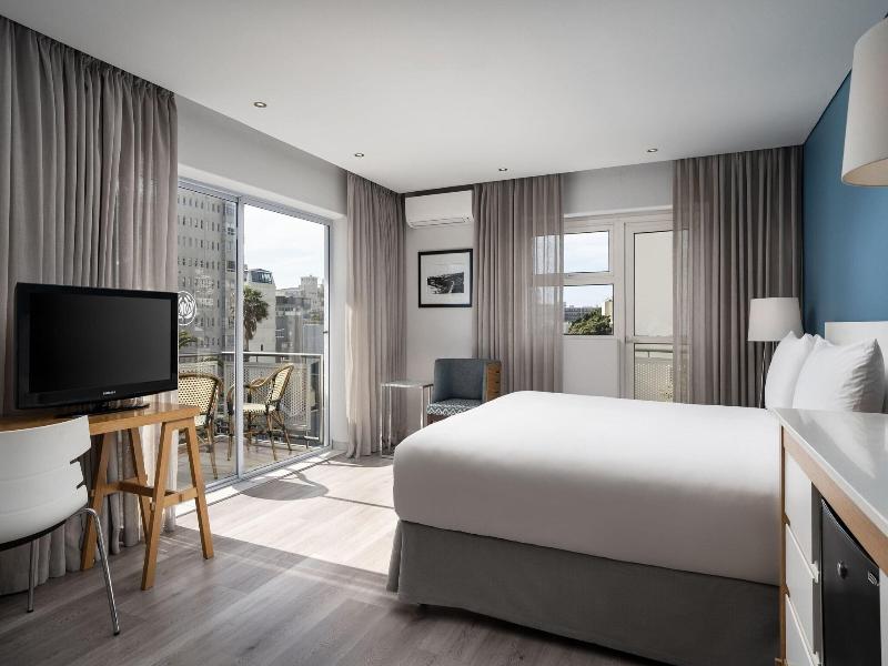 Protea Hotel Cape Town Sea Point image