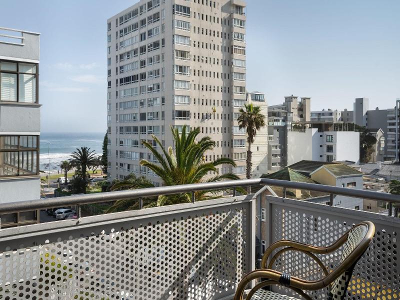 Protea Hotel Cape Town Sea Point image