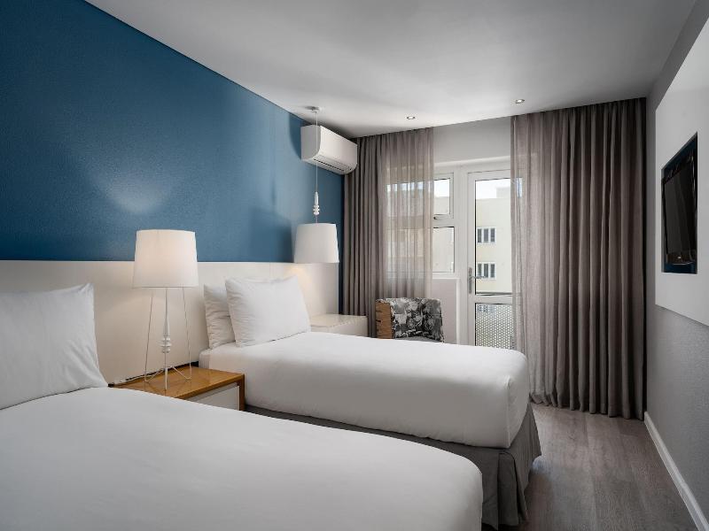 Protea Hotel Cape Town Sea Point image