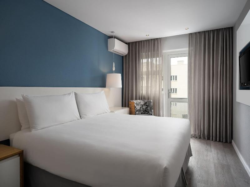 Protea Hotel Cape Town Sea Point image