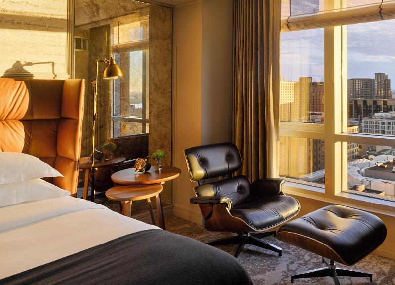 Hotel Aka Boston Common image
