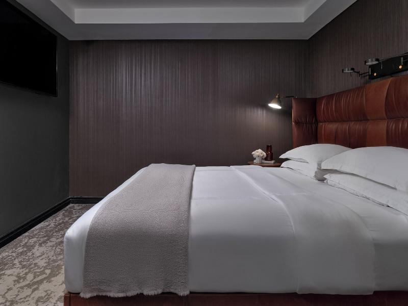 Hotel Aka Boston Common image