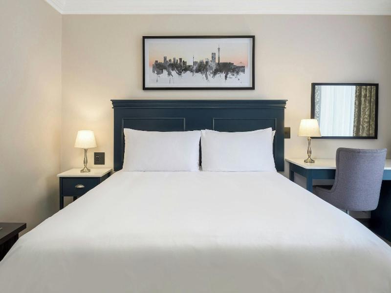 Protea Hotel Johannesburg Balalaika Sandton image