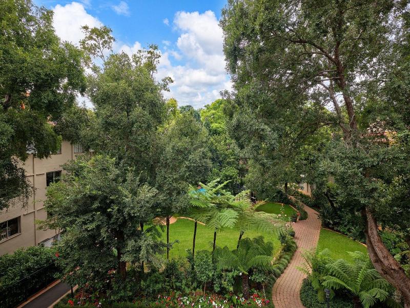 Protea Hotel Johannesburg Balalaika Sandton image