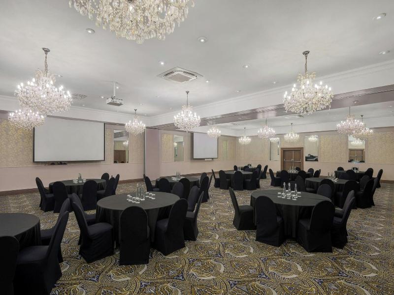 Protea Hotel Johannesburg Balalaika Sandton image