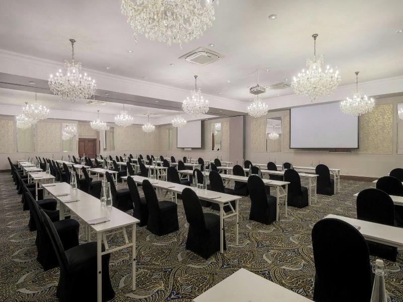 Protea Hotel Johannesburg Balalaika Sandton image