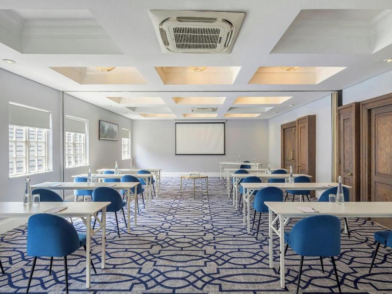 Protea Hotel Johannesburg Balalaika Sandton image