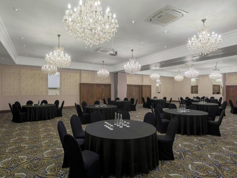 Protea Hotel Johannesburg Balalaika Sandton image