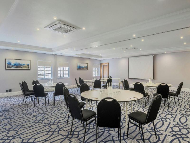Protea Hotel Johannesburg Balalaika Sandton image