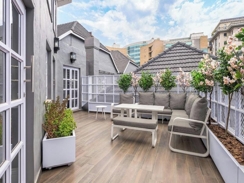 Protea Hotel Johannesburg Balalaika Sandton image