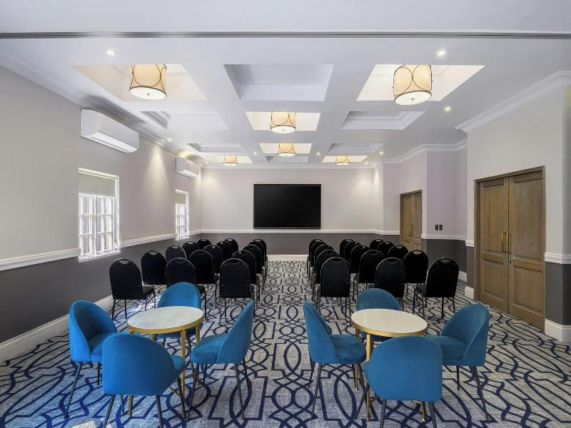 Protea Hotel Johannesburg Balalaika Sandton image