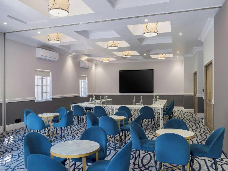 Protea Hotel Johannesburg Balalaika Sandton image