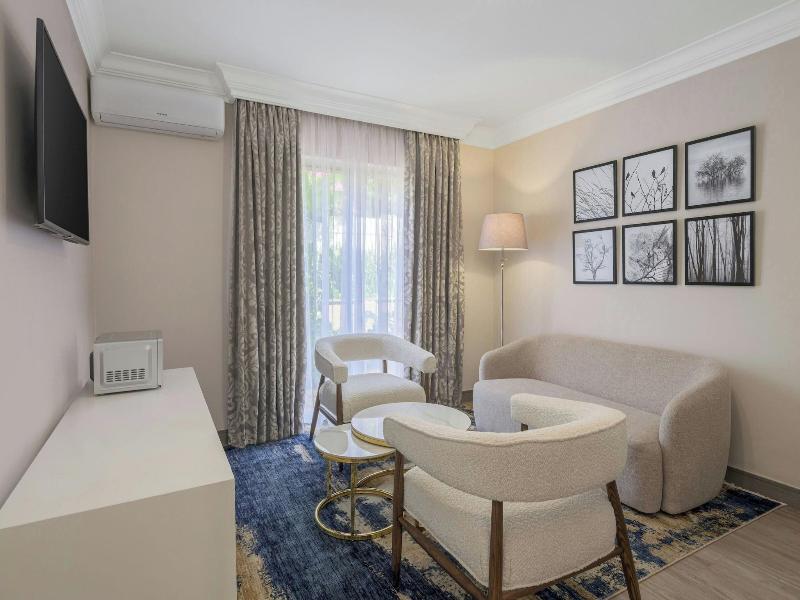 Protea Hotel Johannesburg Balalaika Sandton image