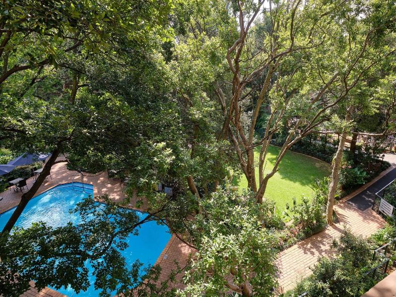 Protea Hotel Johannesburg Balalaika Sandton image