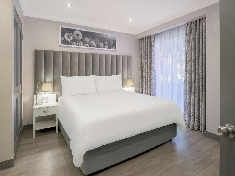 Protea Hotel Johannesburg Balalaika Sandton image