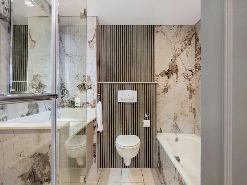 Protea Hotel Johannesburg Balalaika Sandton image