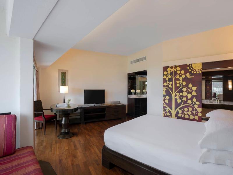 Pullman Phuket Karon Beach Resort image