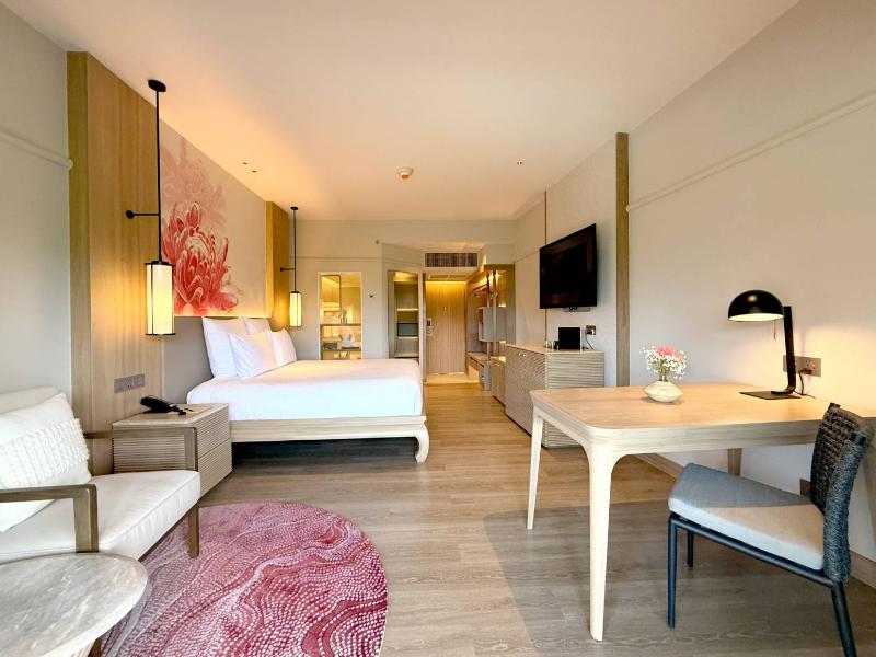 Pullman Phuket Karon Beach Resort image