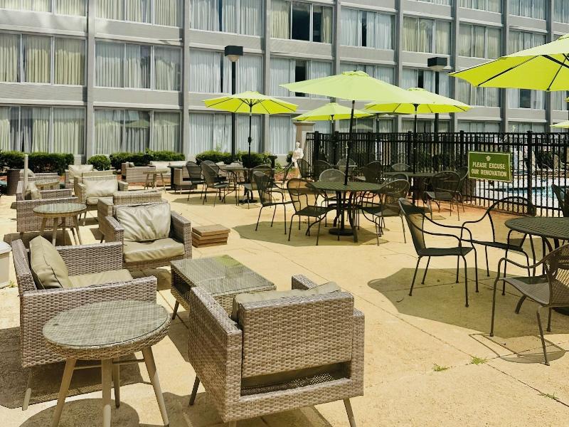 Wyndham Garden Greensboro image