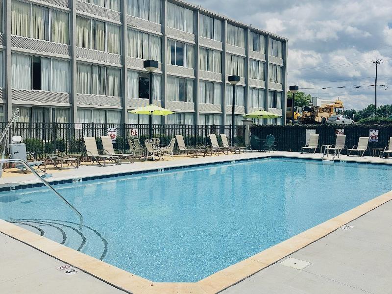 Wyndham Garden Greensboro image
