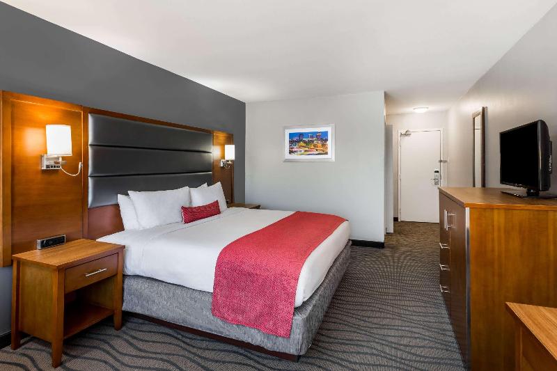 Wyndham Garden Greensboro image