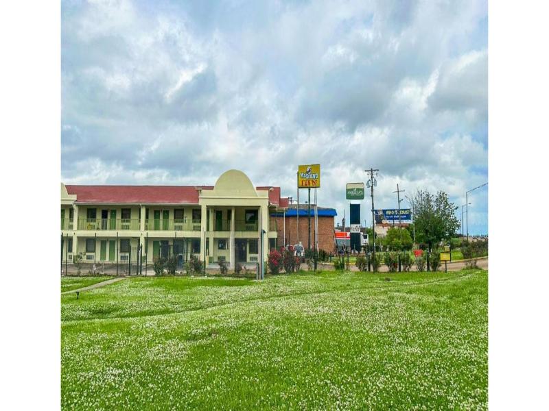 Relax Inn By Oyo Jackson MS Hwy 80/I-20 image