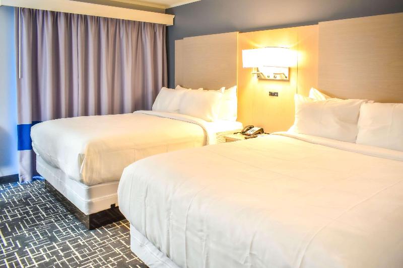Comfort Inn Hyannis - Cape Cod image