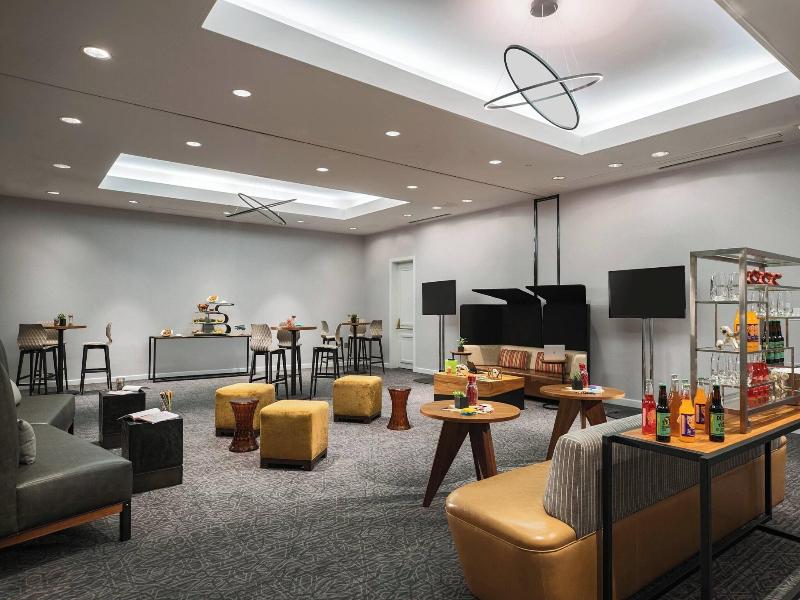 Renaissance Dallas Addison Hotel image
