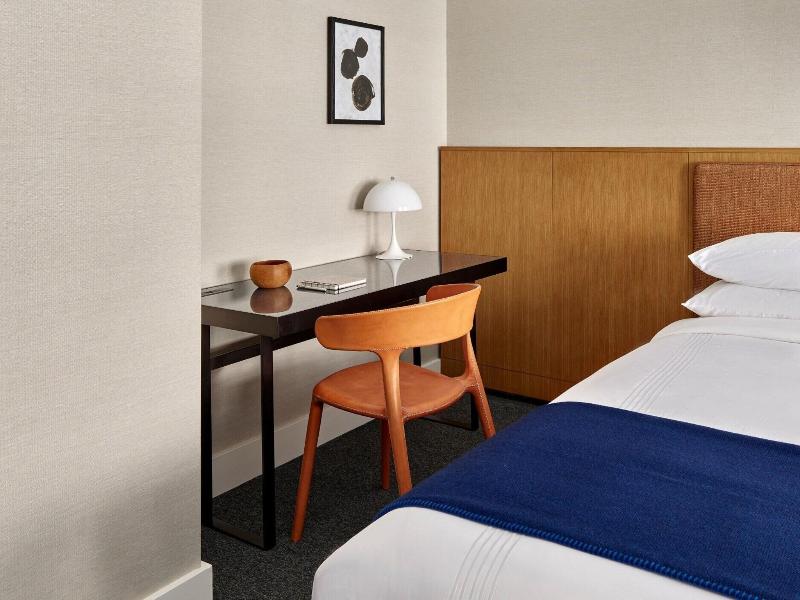 Hotel AKA Back Bay image