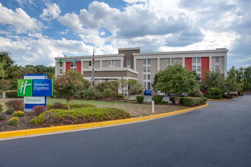 Holiday Inn Express Washington DC East-Andrews AFB