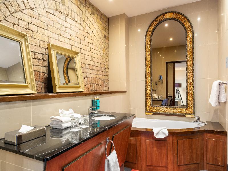 Trinity City Hotel image