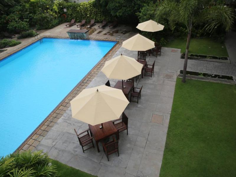 Ramada Colombo image