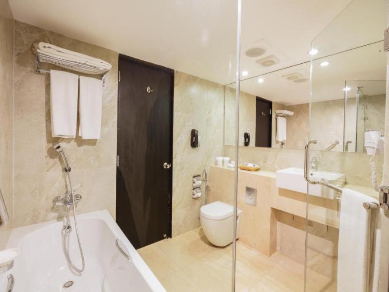 Ramada Colombo image