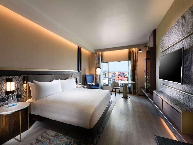 Hilton Colombo image