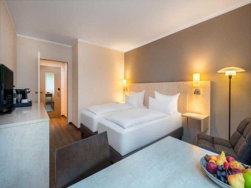 Sunday Hotel Bielefeld Johannisberg image