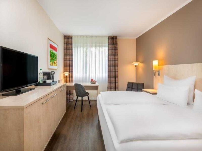 Sunday Hotel Bielefeld Johannisberg image