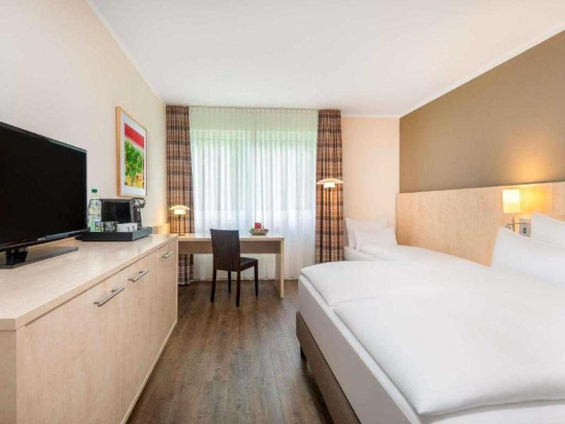 Sunday Hotel Bielefeld Johannisberg image